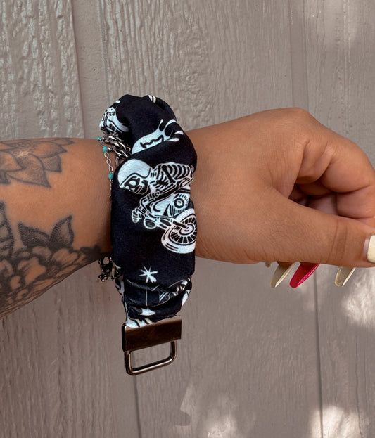 Go Fast Scrunchie Keychain