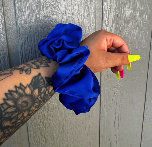 Cobalt Scrunchie ￼