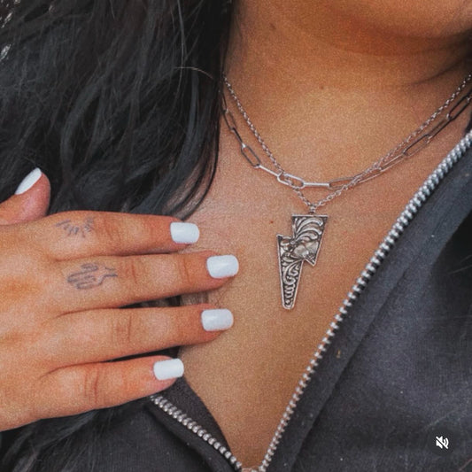 Tooled lightning bolt